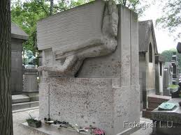 Oskara Vailda kaps Perlašeza kapsētā