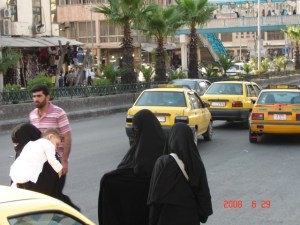 Sievietes Damaskā. Autores foto.