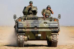 tucijas armija uz Sīrijas robežas