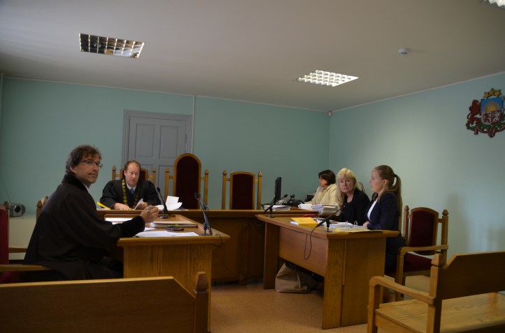 tiesas sēde partija Saskaņa pret TVNet un Sandru Veinbergu Talsi 015